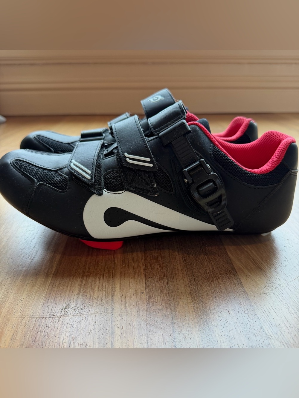 Peloton Black and Red Cycling Shoe Size 44